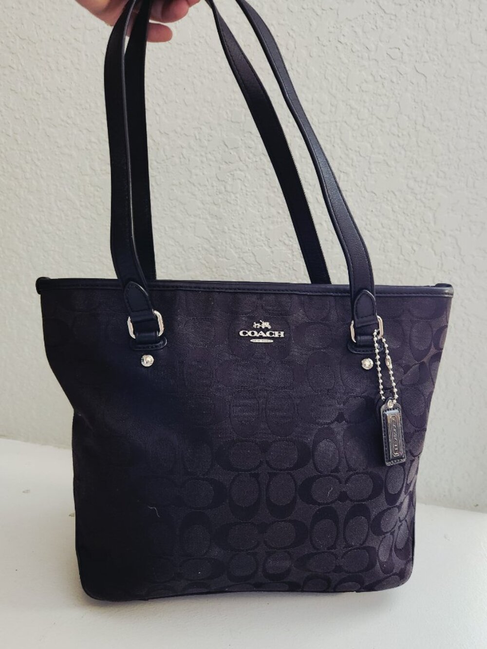 Euc Coach Signature Black Shoulder Bag Purse